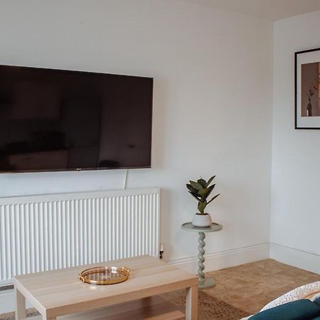 Spacious & Modern 8-Bed Home - Sleeps 13 - Parking Horsforth Luaran gambar