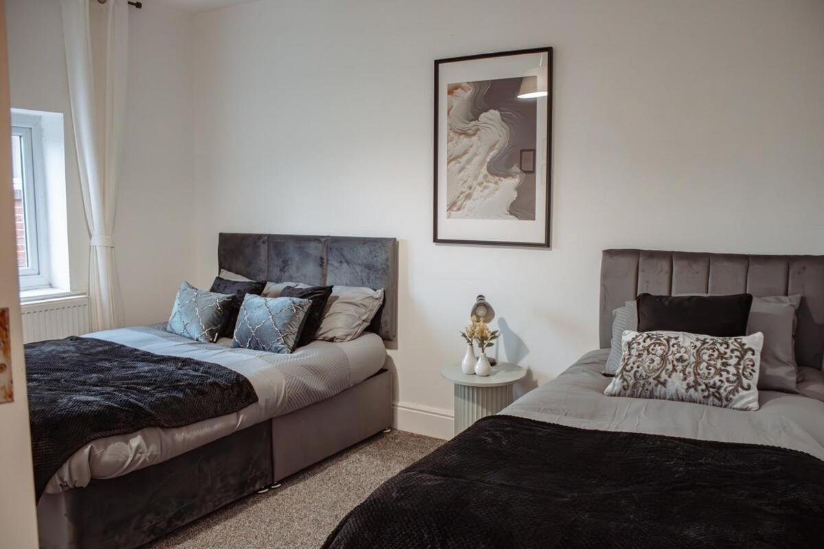 Spacious & Modern 8-Bed Home - Sleeps 13 - Parking Horsforth Luaran gambar